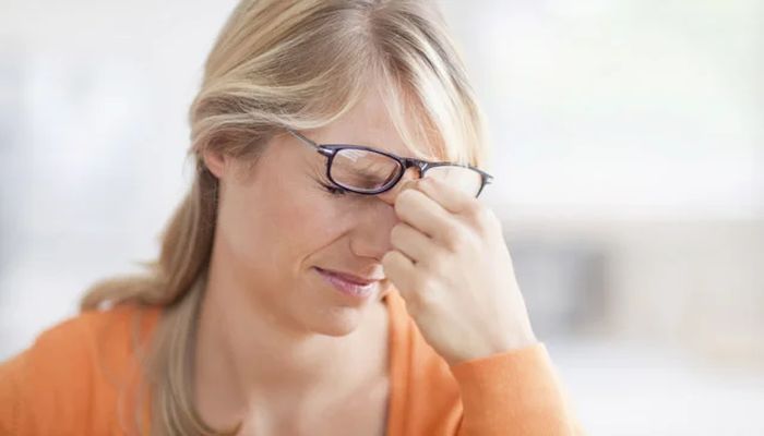 Симптомы повышения глазного давления