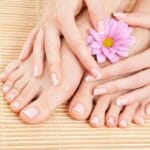Шелушение кожи на стопах ног: причины и лечение