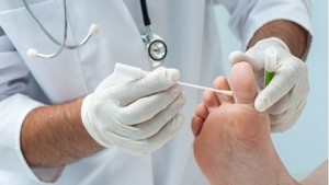 Самые быстрые способы лечения грибка ногтей медикаментозными и народными средствами
