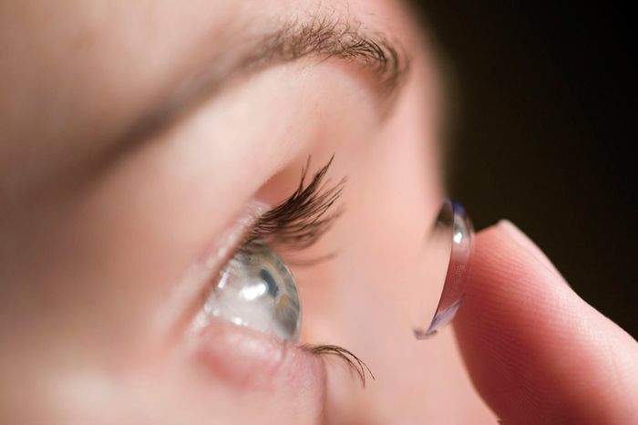 Как подобрать жесткие контактные линзы для коррекции зрения