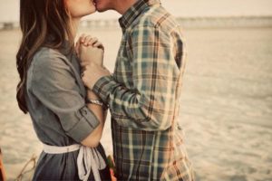 Почему возникает желание поцеловаться с партнером?