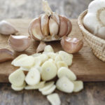 Как лечить грибок соком чеснока и лука?